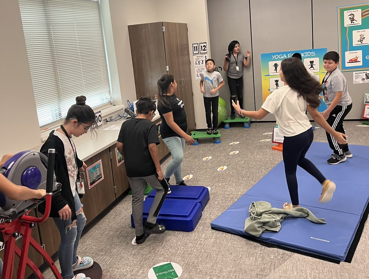 der516's tweet image. Broncos loving the ABL stations!! @BrosnahanES