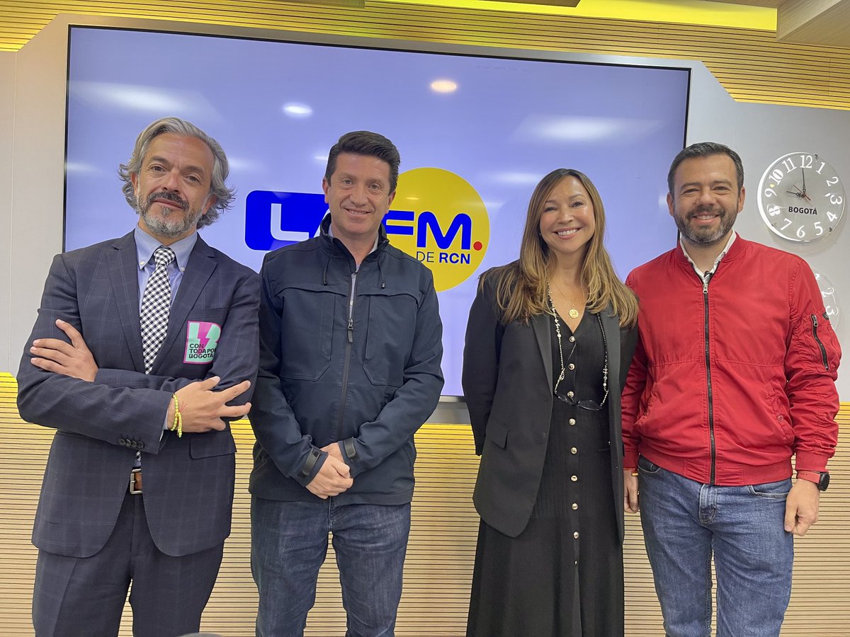 darcyquinnr's tweet photo. Al aire #debatefm https://t.co/rhE3eaCNo4