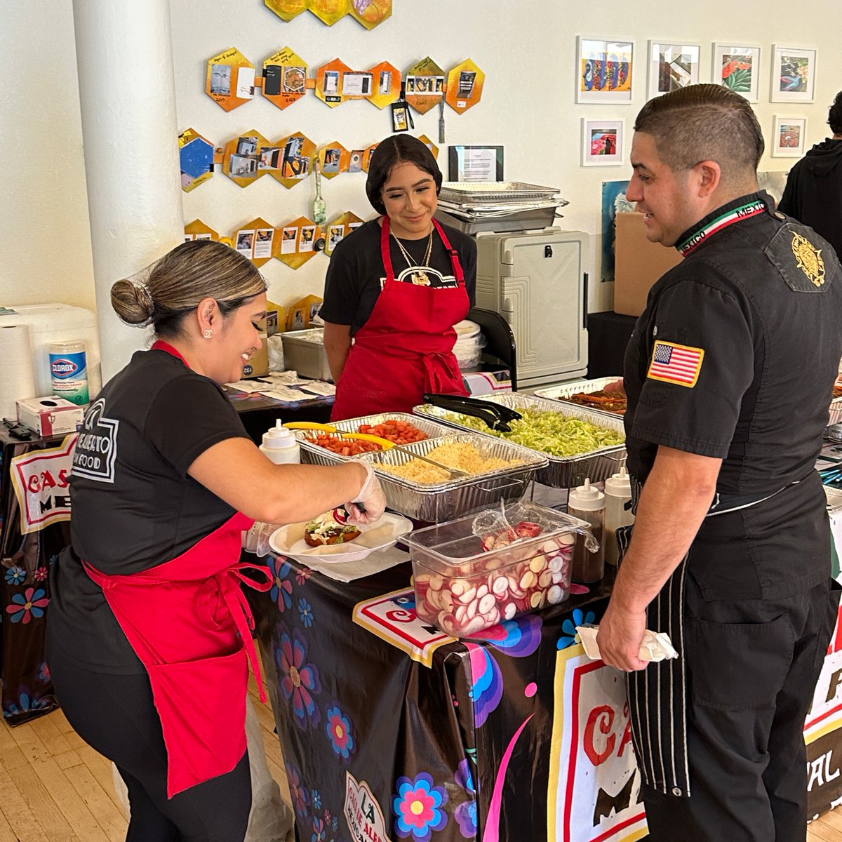 NEWaukee's tweet photo. We loved working with @NorthShoreBank to close out #SouthsideDiningWeek with #Milwaukee's first ever #HandPieFest! Congrats to Ruta's Fresh Indian Fare on their winning hand pie & thank you to all the amazing vendors, restaurants & attendees who participated in this event! 🥧 🤗 https://t.co/OannNwszTH