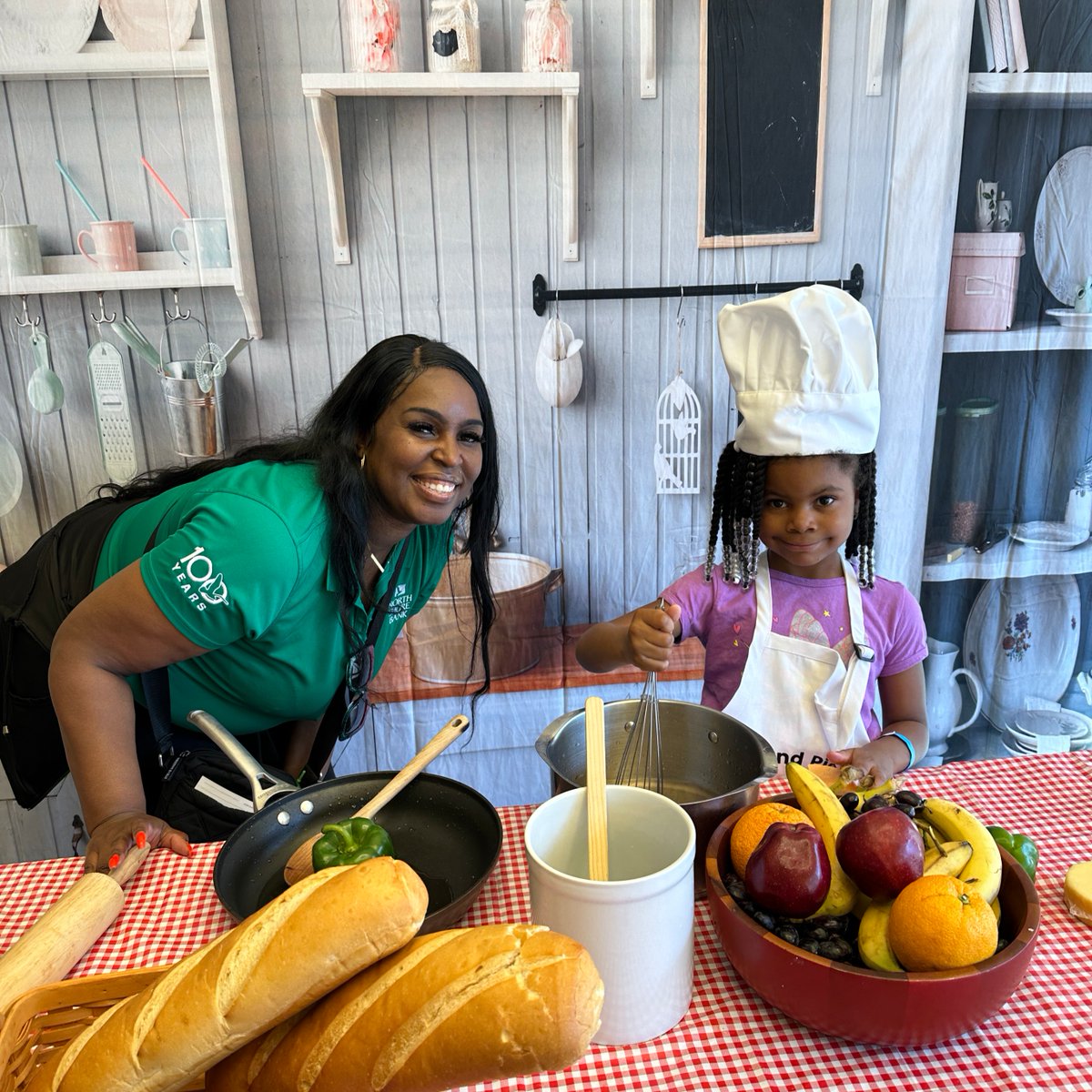 NEWaukee's tweet photo. We loved working with @NorthShoreBank to close out #SouthsideDiningWeek with #Milwaukee's first ever #HandPieFest! Congrats to Ruta's Fresh Indian Fare on their winning hand pie & thank you to all the amazing vendors, restaurants & attendees who participated in this event! 🥧 🤗 https://t.co/OannNwszTH