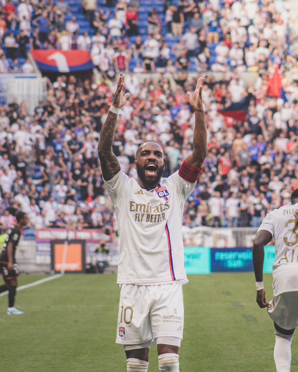 ClemMany's tweet photo. THREAD - mes photos prises lors de OL - Lorient 🏟️

Une première pour moi en ligue 1 ! Merci à @Coeur_de_Gone pour la confiance🙏

RT x FAV appréciés 📸 https://t.co/Y99NiNIWAV