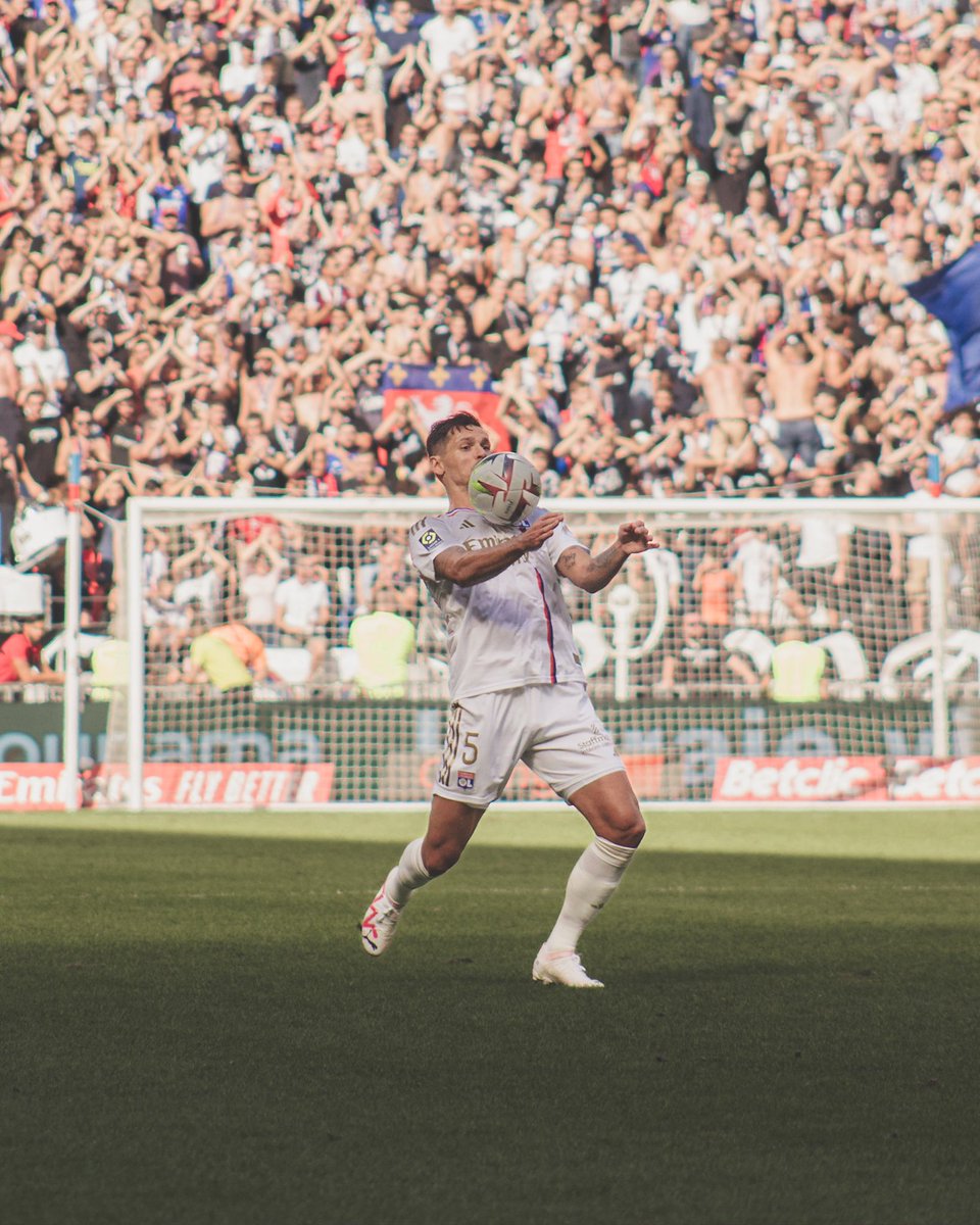 ClemMany's tweet photo. THREAD - mes photos prises lors de OL - Lorient 🏟️

Une première pour moi en ligue 1 ! Merci à @Coeur_de_Gone pour la confiance🙏

RT x FAV appréciés 📸 https://t.co/Y99NiNIWAV