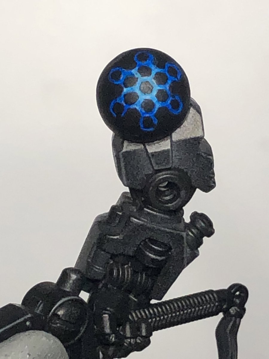 FancyKelvin's tweet photo. I’m back again, tonight was a bit rough. I might rethink the symbol on the arm
#Warhammercommunity #warhammer40k #warhammer40000 #gamesworkshop #hobbypainter #paintingwarhammer #miniaturepainting #tauempire 
#farsightenclaves #wip #warhammerwip #tau #commanderfarsight https://t.co/8KY3L492Jc