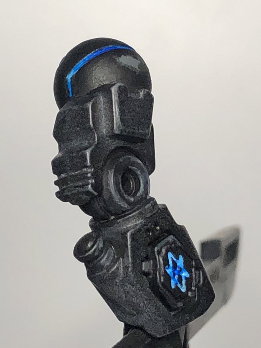 FancyKelvin's tweet photo. I’m back again, tonight was a bit rough. I might rethink the symbol on the arm
#Warhammercommunity #warhammer40k #warhammer40000 #gamesworkshop #hobbypainter #paintingwarhammer #miniaturepainting #tauempire 
#farsightenclaves #wip #warhammerwip #tau #commanderfarsight https://t.co/8KY3L492Jc