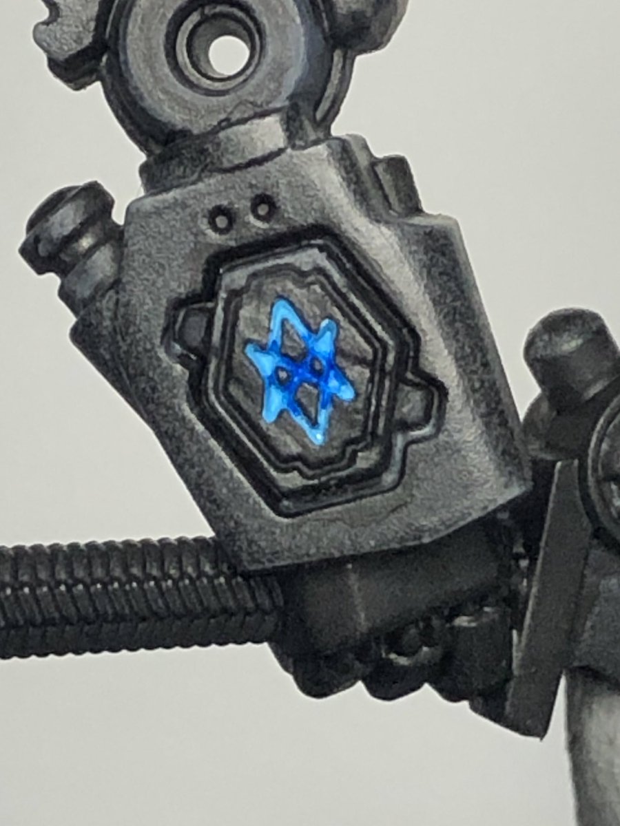 FancyKelvin's tweet photo. I’m back again, tonight was a bit rough. I might rethink the symbol on the arm
#Warhammercommunity #warhammer40k #warhammer40000 #gamesworkshop #hobbypainter #paintingwarhammer #miniaturepainting #tauempire 
#farsightenclaves #wip #warhammerwip #tau #commanderfarsight https://t.co/8KY3L492Jc