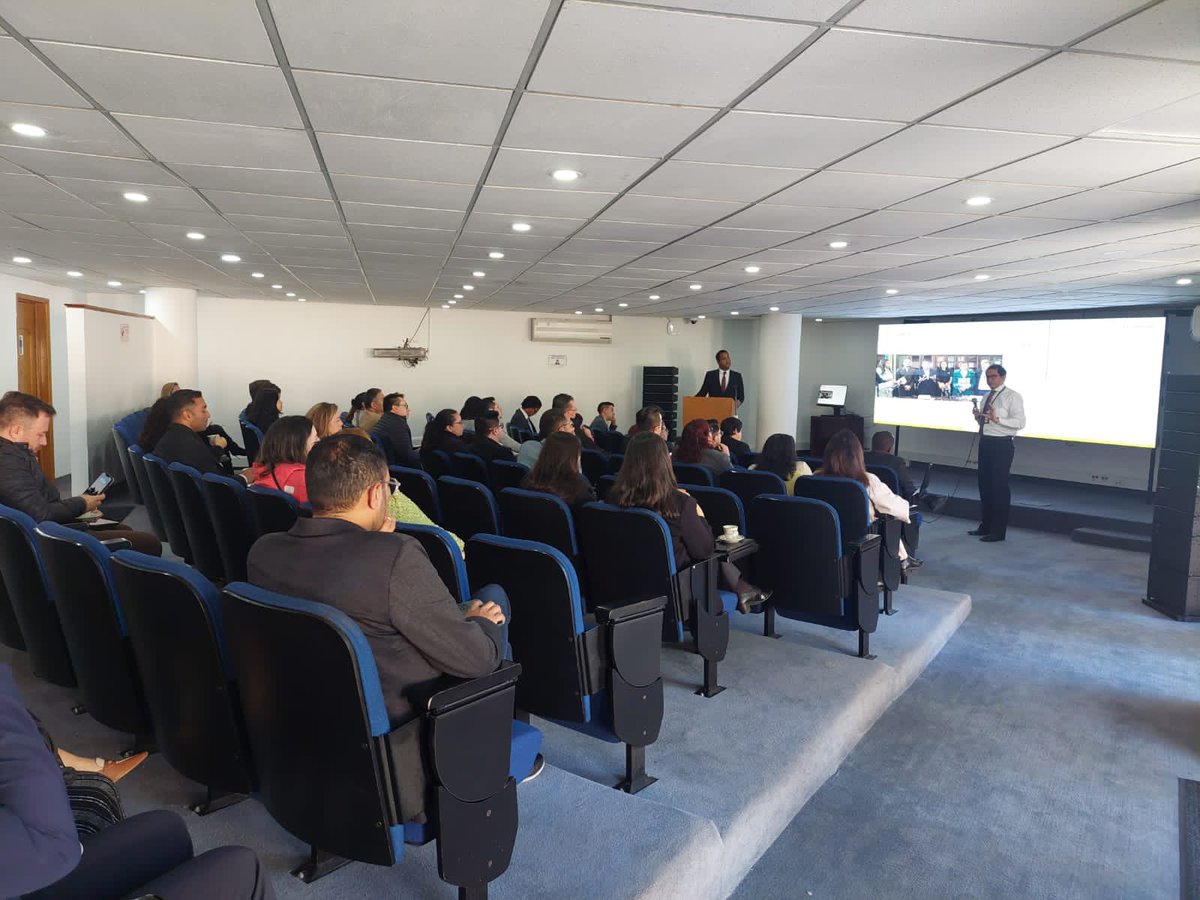 GobDigitalCO's tweet photo. #GobDigitalCo || Hoy @Ministerio_TIC se reúne en @infopresidencia junto a la Consejeria de Transformación Digital con distintas entidades del sector de @MincomercioCo para hacer el taller de Riesgos de Seguridad Digital del sector y principales proyectos de #TransformacionDigital https://t.co/tvQEKvfvre