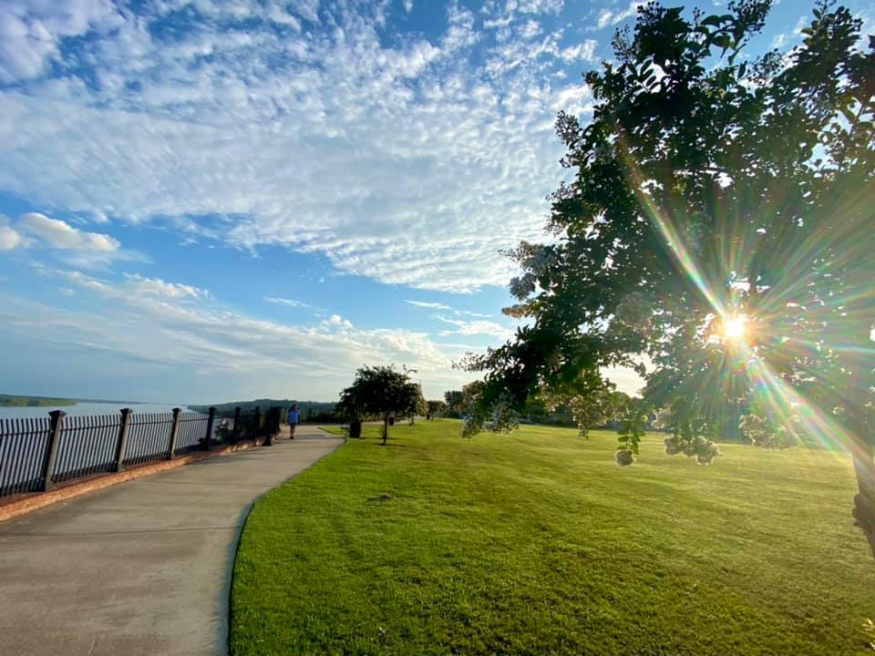 visitnatchez's tweet photo. World Atlas just named Natchez one of "11 Prettiest Towns in Mississippi"...do you agree?

#VisitNatchez #NatchezMS #Natchez #BeautifulCity #VisitMississippi https://t.co/dmJGd8mzUh