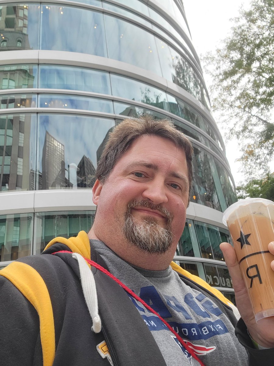 BigSpoon615's tweet photo. In my #Chicago wanderings, I found THE #Starbucks #reserveroastery  whiskey barrel aged PSL? 
YES PLEASE!! https://t.co/4zwcvETbNh