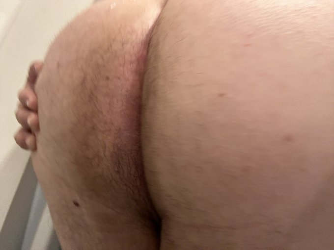 This is where my pretty pink anal hole is https://t.co/8FLaboGL0s