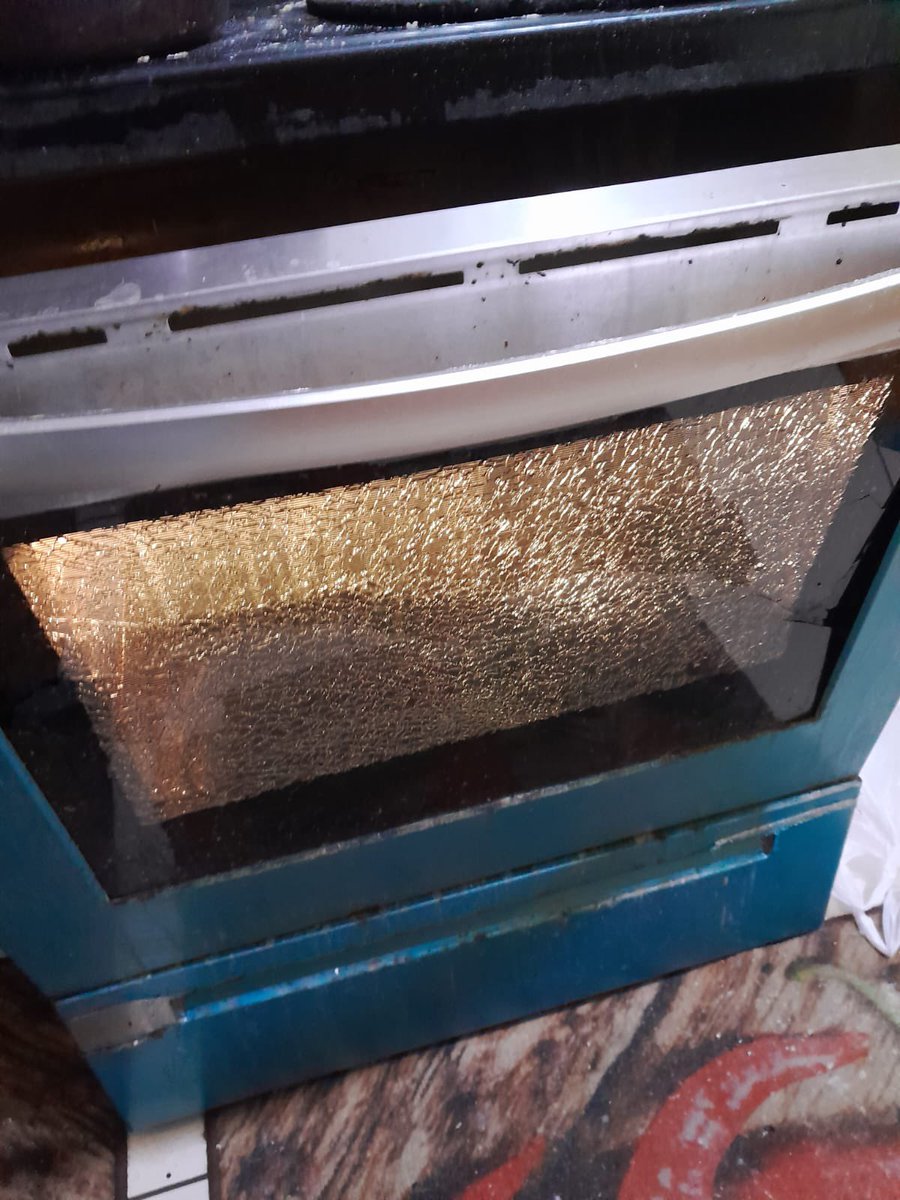 action9's tweet photo. Another consumer says the glass on his Frigidaire oven shattered. He says: he lives in Matthews, the oven was only 2 1/2 years old, &amp; he hadn't used it that day. 85 people (from 25 states &amp; two other countries) have contacted me. https://t.co/M1FP0LfIt5