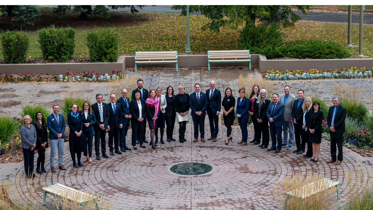 Vom Einwanderungsland #Kanada lernen: Impulse für #individuelleFörderung, den Umgang mit #Diversität &amp; #datengestützt|e #Schulentwicklung für #Schulen in Deutschland sammeln – inspirierende Hospitation mit Vertreter*innen der Bildungsministerien von Bund &amp; Land &amp; #KMK in #Alberta