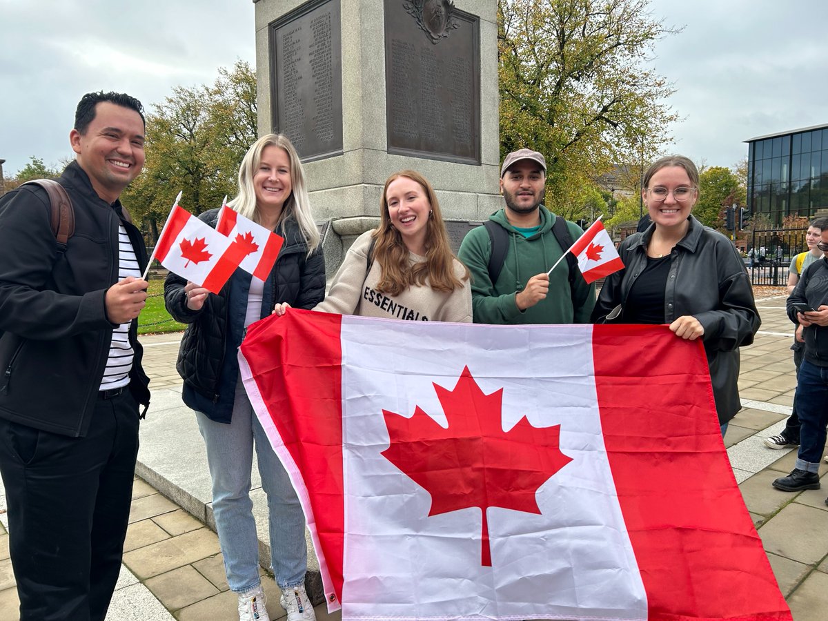 QUBelfast's tweet photo. It's #CanadianThanksgiving today and over 100 of our Canadian students and staff celebrated with a taste of home at the Lanyon. Happy Thanksgiving to you all!

P.S. We hope you saved us some @ouipoutine.😉

#ThanksgivingCanada #HappyThanksgiving #JoyeuseActionDeGrâce #LoveQUB https://t.co/VAQIknYdoU