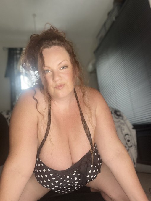 Feeling playful today 😜🥰 https://t.co/XngUfoam96
