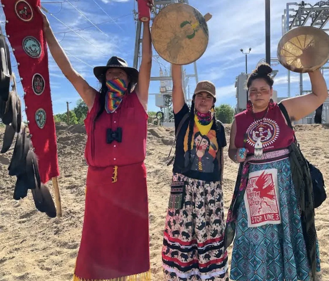 zhaabowekwe's tweet photo. Die quietly is what colonial governments told us too. We’re still here.

#IndigenousPeoplesDay https://t.co/8NapSAvgna