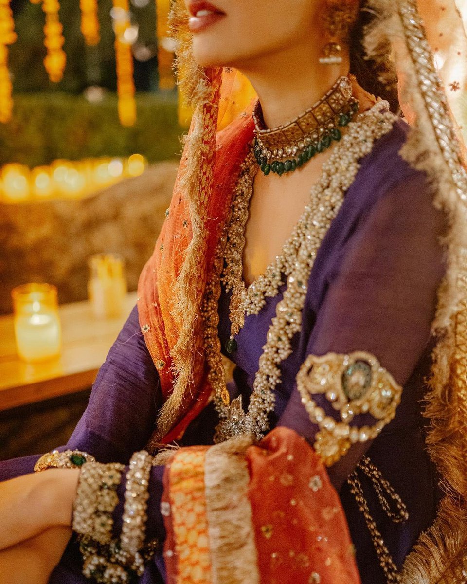 the_fab_app's tweet photo. Some Unseen beautiful Pics of Pakistani Actress @TheMahiraKhan from her Mehndi Celebration!! ♥️

#mahirakhan #mahirahkhan #pakistanibride #pakistaniwedding #pakistanidress #pakistanifashion #pakistanisuits #pakistaniclothes #pakistanidrama #henna #hennadesign #hennaartist #prewed https://t.co/6Plr1TzRoN
