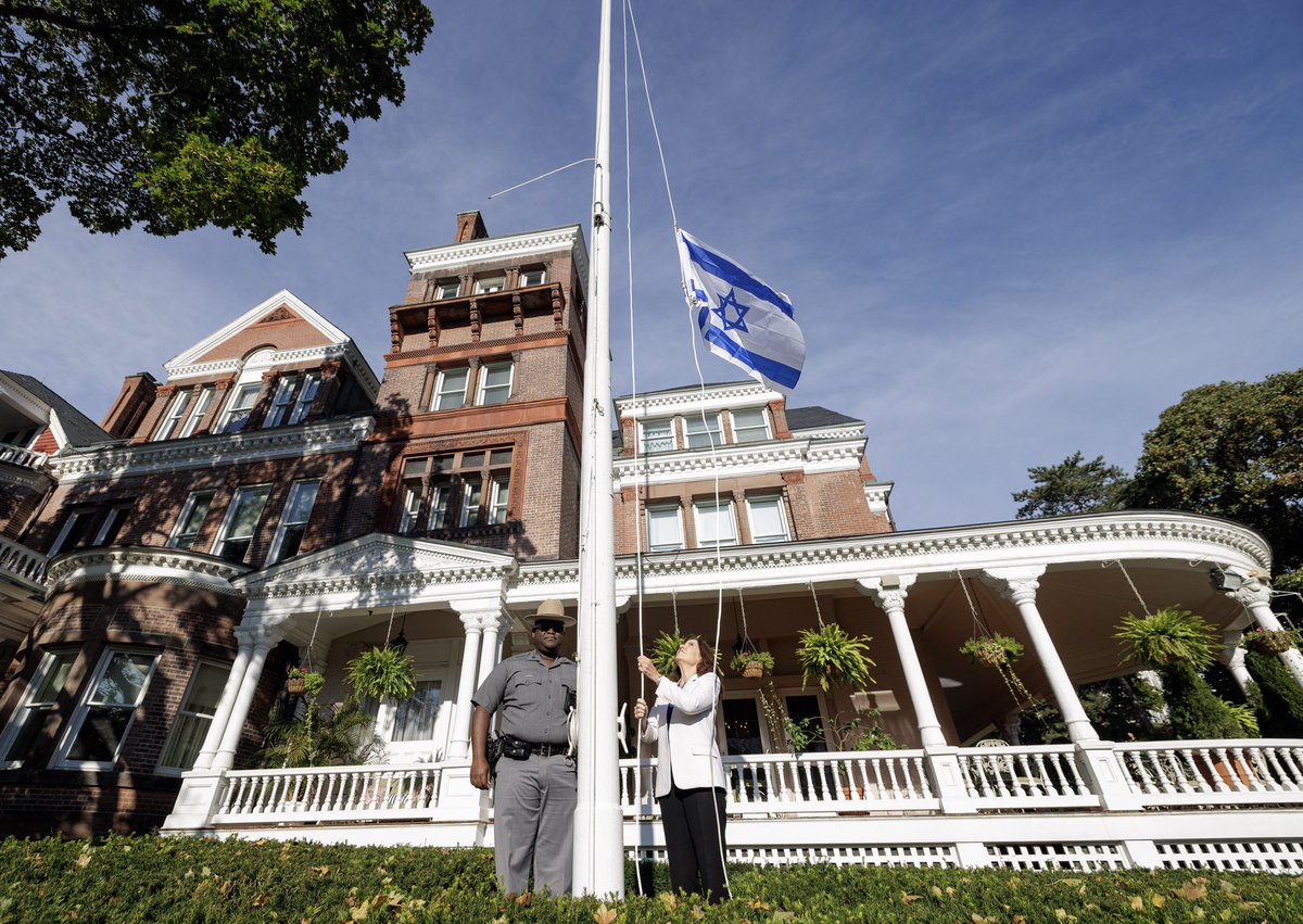 GovKathyHochul's tweet photo. Proud to raise the Israeli flag at the Governor’s residence in Albany. New York stands with Israel. 🇮🇱 https://t.co/kcsKOeSPgs