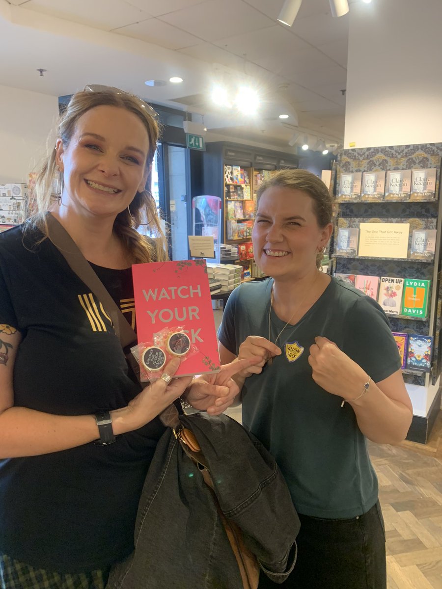 Gabriellamay24's tweet photo. Had so much fun with @callytaylor on the London #proofdrop tour for #EveryMoveYouMake ๐Callyโs tenth(!) thriller is hitting shelves 28th March 2024๐ First stops included @WaterstonesPicc and meeting the lovely Rory @Hatchards, Holly @WaterstonesTraf and Chiara @GoldsboroBooks https://t.co/WojN3OpfiI