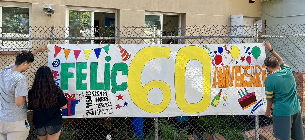 Feproser's tweet photo. Avui hem tingut un dia especial a l’escola! Fem 60 anys i ho hem celebrat tots plegats! Hem acomiadat el mossèn David i hem donat la benvinguda al mossèn Antoni Suriol. Gràcies per un dia tant important, per molts anys Roser 🌹🎉🎊🤗 @escolesFEP @EscolaCristiana https://t.co/wNop5ySTJi