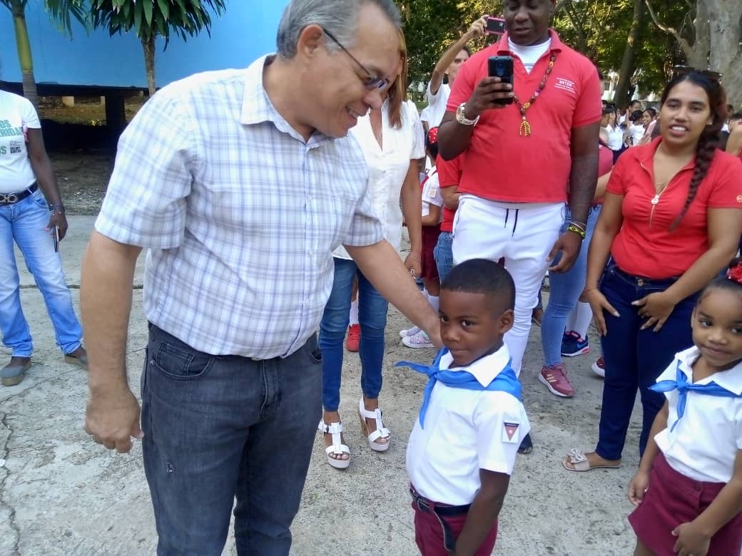 📢 HOY!! En #LaHabanaDeTodos, efectuado el acto de ingreso a la <a href="/OPJMCuba/">OPJM Cuba</a> y al Movimiento de Pioneros Exploradores en la Escuela Primaria Guerrillero Heroico, de Cojímar, #HabanaDelEste . 
<a href="/torres_iribar/">Luis Antonio Torres Iribar</a> <a href="/YanetHzP/">Yanet Hernández Pérez</a> <a href="/JesusOtamendiz/">Jesús Otamendiz Campos</a> <a href="/mora_aly/">Aly Martinez Mora</a> <a href="/OPJMCuba/">OPJM Cuba</a> <a href="/CubaMined/">MINED</a>