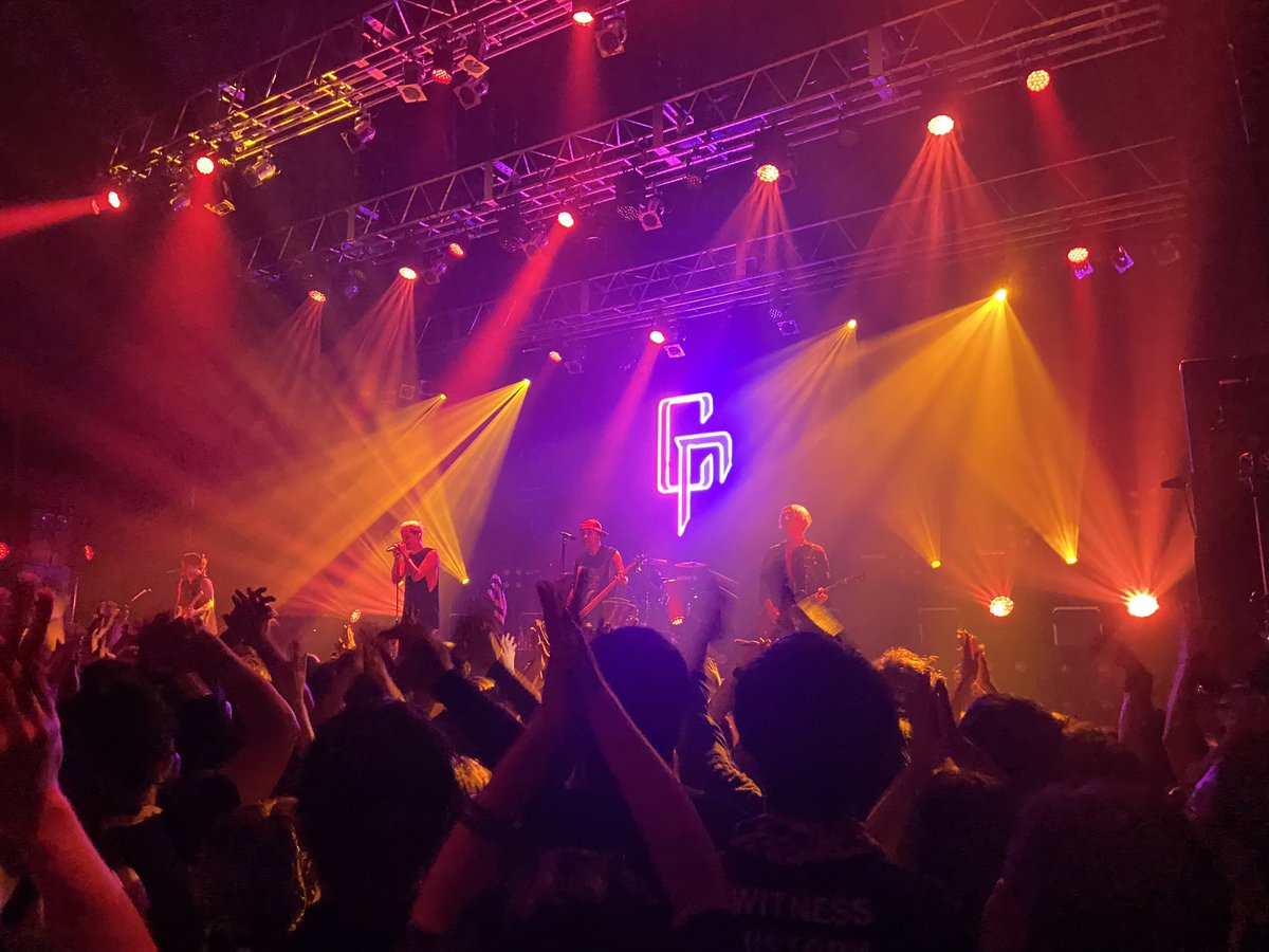 rinta119's tweet photo. ほぼリード曲ばっかの疾走感と心地よい疲労感
希望した曲も4/3聴けて満足
ブレイクダウン多くて明日は首が筋肉痛確定w

 #coldrain https://t.co/mEydUu6Ux9