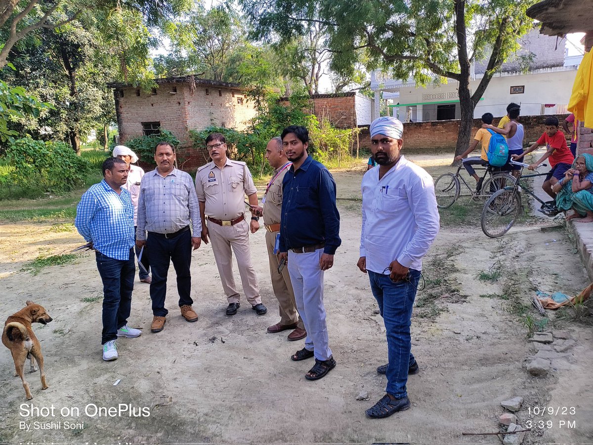 SDO2MAU1UPPCL's tweet photo. Combing at high loss feeder Salahabad sub-station Rahjaniya under EDSD 2 EDD 1 Mau..@aksharmaBharat @UppclChairman @UPPCLLKO @MD_PuVVNL @PuVVNLHQ @puvvnlmau https://t.co/4YiNXhiYd1