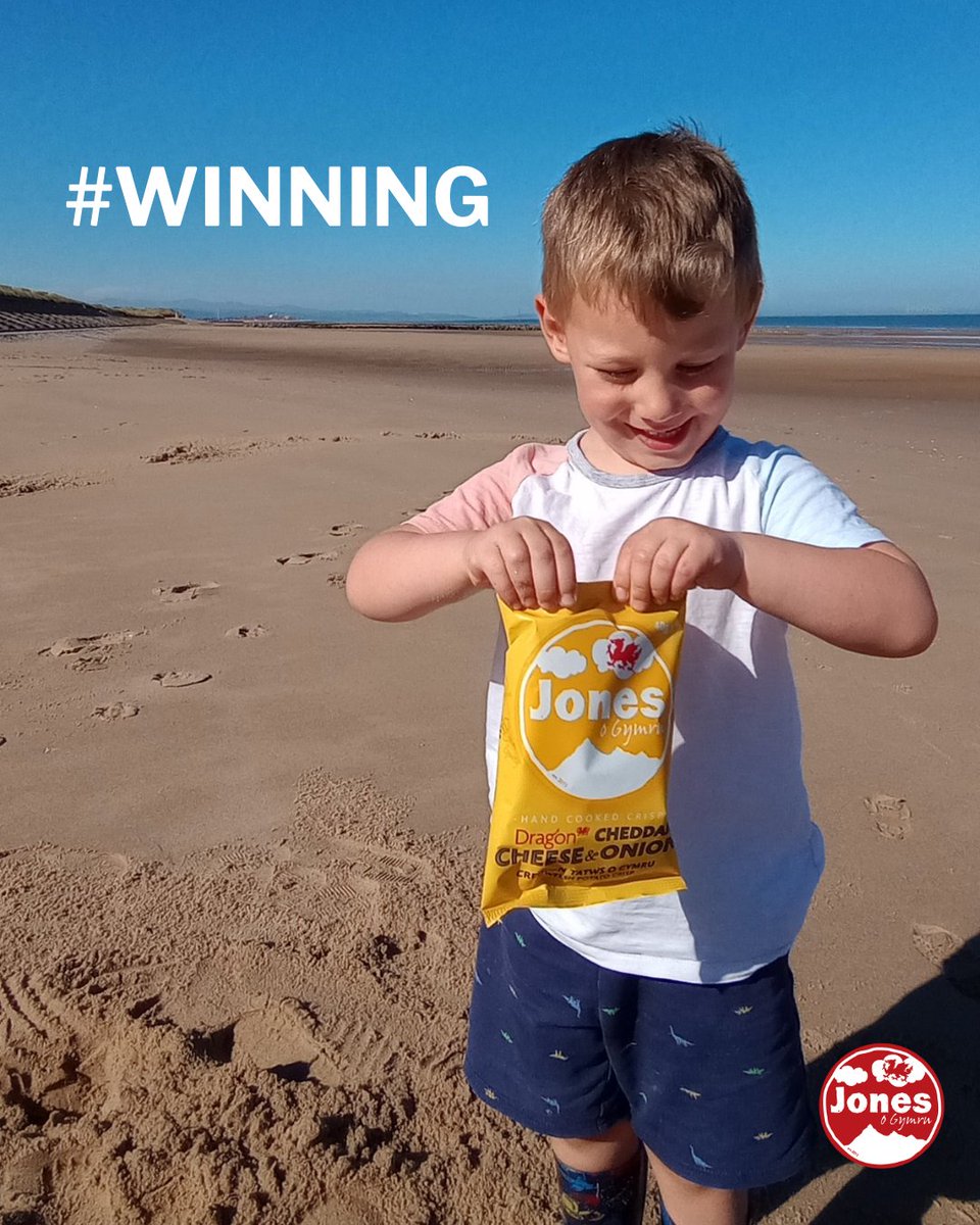 JonesoGymru's tweet photo. One satisfied customer! Never discount the ability for crisps to brighten up your kid’s day! 🏴 Un cwsmer bodlon! Peidiwch byth â diystyru'r gallu i greision fywiogi diwrnod eich plentyn!
#ByrbrydCymraeg #WelshSnacks #Snacks https://t.co/EDvUi7kCQ8