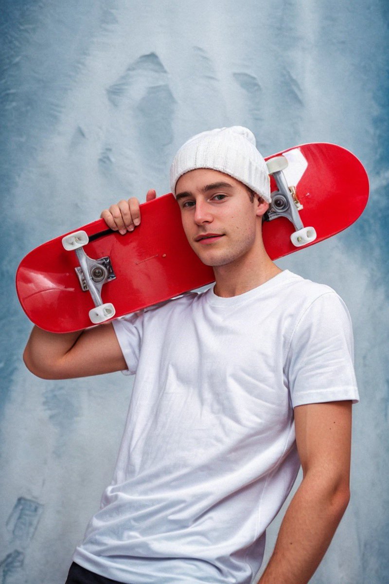 FIAFormulaE's tweet photo. “He was a skater boy” 🛹🎶 https://t.co/2mQMFdnThj