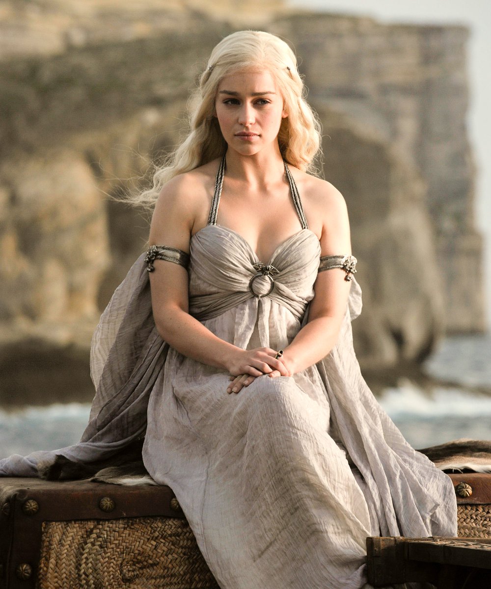 ⠀⠀⠀
        "𝘏𝘰𝘸 𝘣𝘦𝘢𝘶𝘵𝘪𝘧𝘶𝘭 𝘪𝘵 𝘪𝘴, 𝘵𝘩𝘦 𝘋𝘳𝘢𝘨𝘰𝘯 𝘘𝘶𝘦𝘦𝘯 𝘪𝘴 #𝘔𝘰𝘯𝘥𝘢𝘺𝘔𝘰𝘵𝘪𝘷𝘢𝘵𝘪𝘰𝘯."