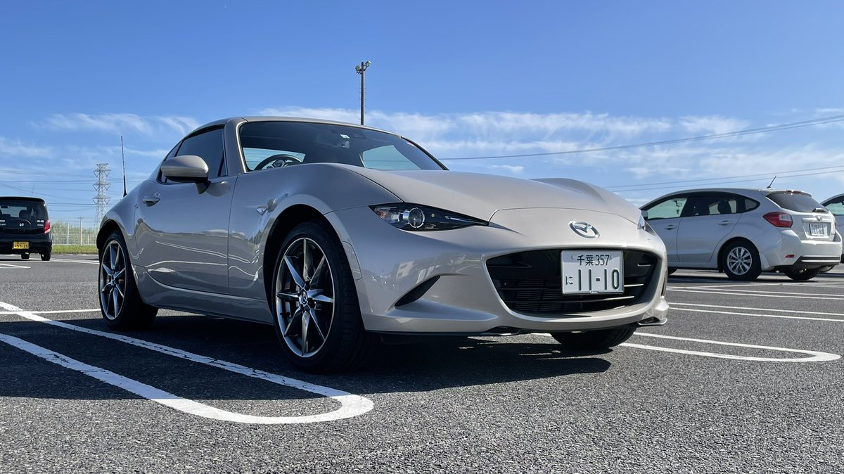 TenZen_CX5_Life's tweet photo. 【MAZDA KF CX-5】
【MAZDA ND ROADSTER RF】
MT車大好きで両方ともMTです🙌

CX-5はMT廃止、ロードスターはプラチナクオーツ廃止で逆境状態なので大事に長く乗っていきたいと思います。

どこかで会えればどうぞよろしくお願いします🙇‍♂️
#MAZDA乗りと繋がろう 
#CX5 
#ロードスター https://t.co/U0tKvO9Sit