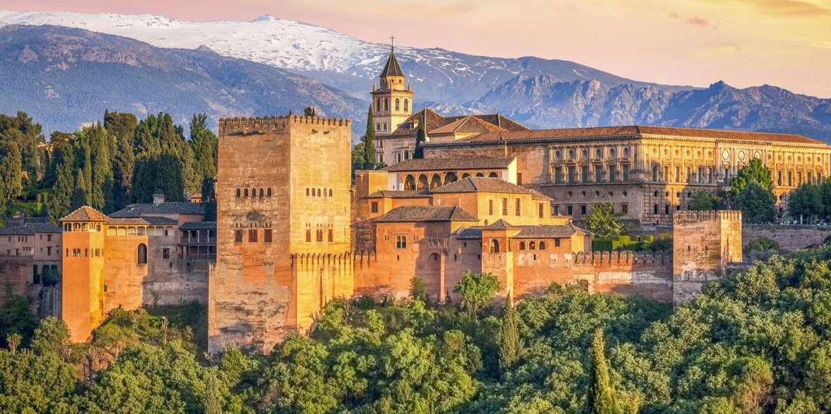 🌆 Moving forward in time, we arrive at the Renaissance period

One of the most iconic examples is the breathtaking Alhambra in Granada

Its intricate Islamic architecture stands as a testament to the past, where different cultures met and thrived

#SpanishRenaissance