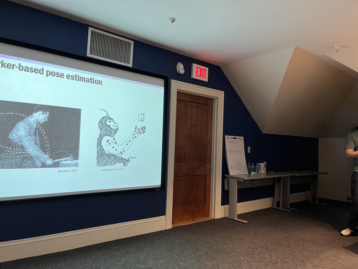 Vivekdna's tweet photo. Day 1 #JAXBehavior - Up next, Alex Mathis tells us about tracking your subjects. @TrackingPlumes https://t.co/WSmeKlCKBb