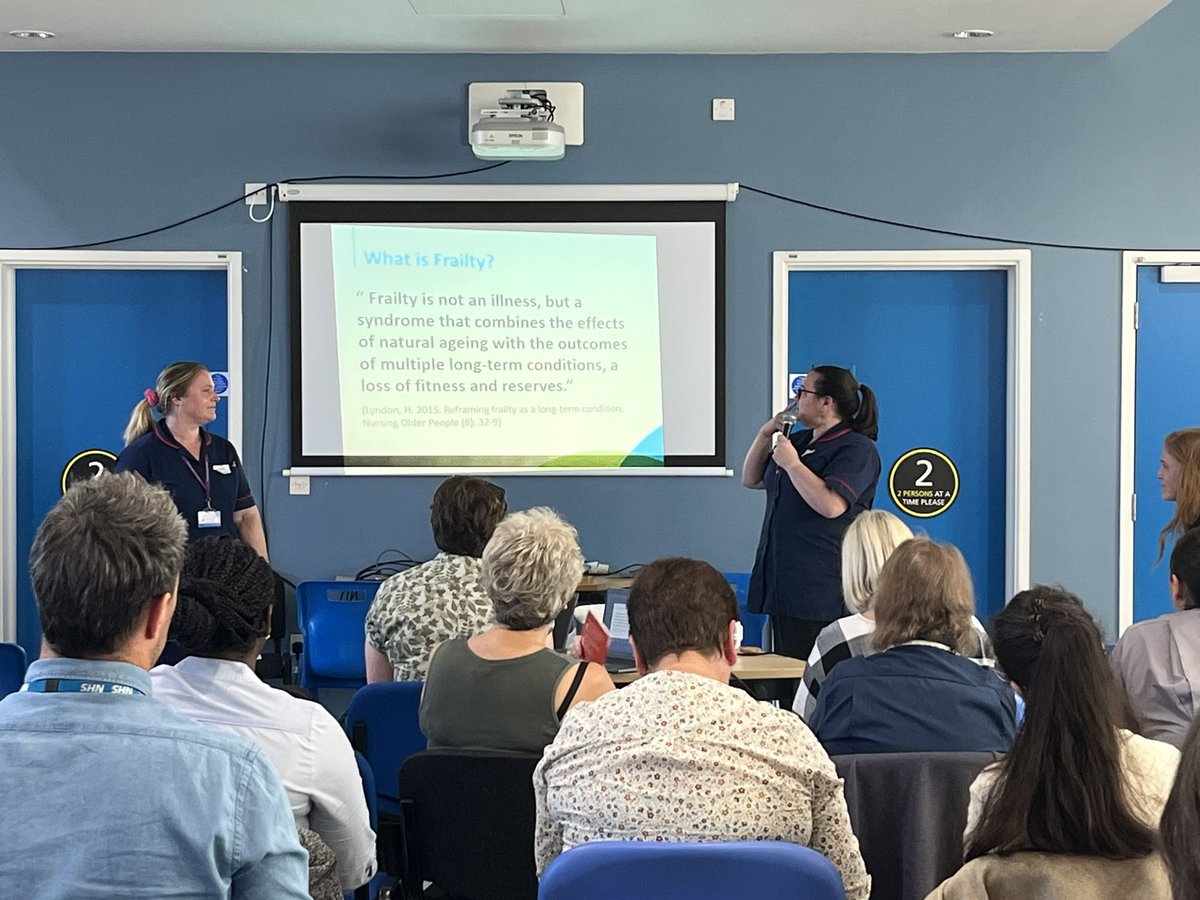 Frailty in HWLH. Talking about the time they can give to offer personalised care to our patients <a href="/AmandaMcAndrew1/">Amanda McAndrews, Queens Nurse, ANP</a> Sarah Mhangani <a href="/scft_eastadults/">SCFT East Adult Services</a> @nhs_scft  such a wonderful service. A privilege to have this team in our East Area.