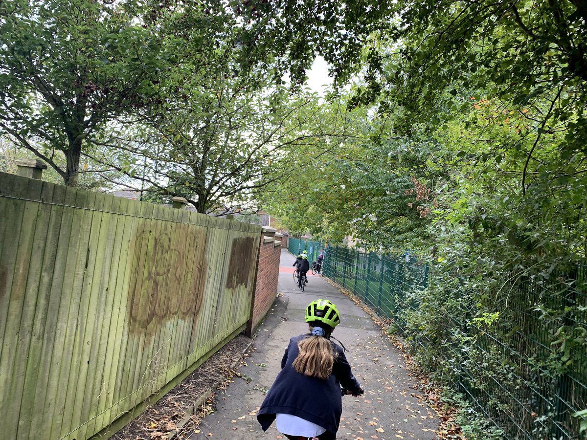 Another lovely afternoon, cycling round the rising sun for P.E! <a href="/bike4healthorg/">bike4health</a> <a href="/BattleHillPS/">Battle Hill Primary</a>