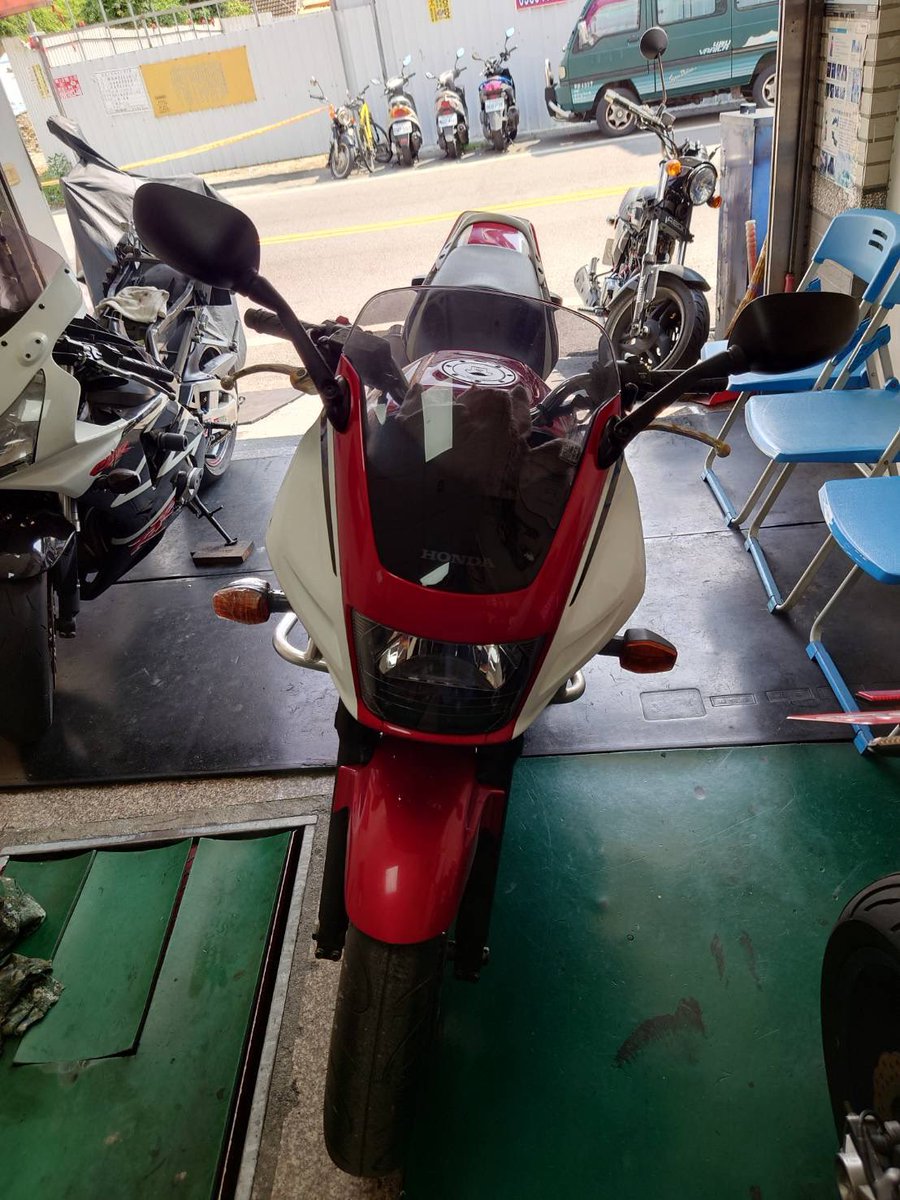 tim528tw's tweet photo. 18歳CBを連れて帰る https://t.co/v8BvXrTygC