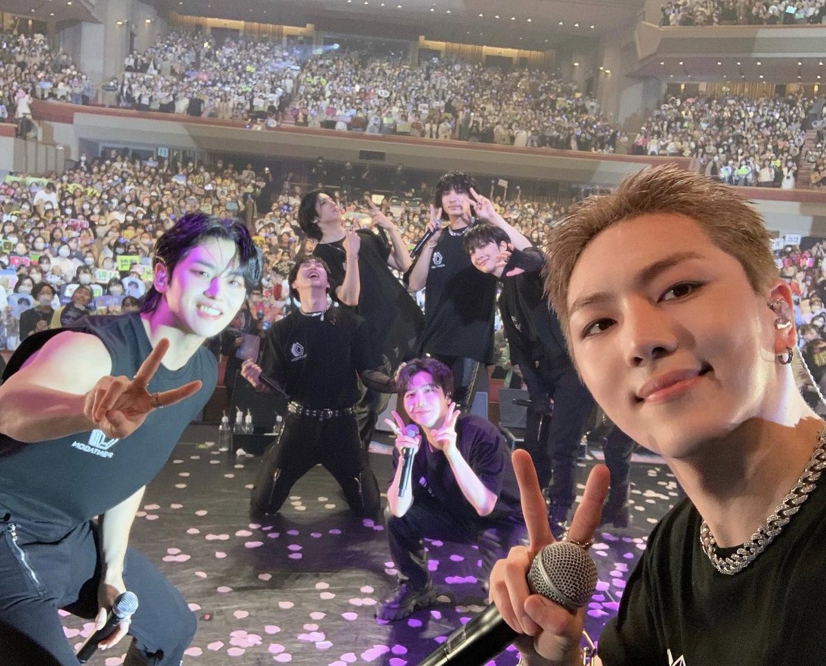 n31pc's tweet photo. ⭐️~7 anniversary~⭐️

7周年おめでとう。
最高の7年間をありがとう。

#7yearswithPENTAGON
#영원을_약속한_펜타곤의_7주년
@CUBE_PTG  #PENTAGON 
#펜타곤 https://t.co/HfB8fGfBIf