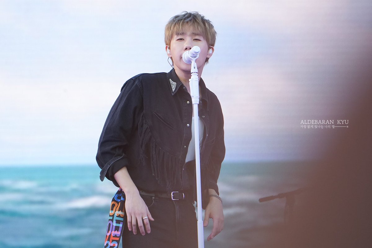 aldebaran_kyu's tweet photo. 231009 #성규 #sungkyu

성규의 첫 페스티벌❤️
무대도 찢고 내 고막도 찢고🥹
오늘도 고맙고 사랑해🫶🏻 https://t.co/GF3tGTpQaG