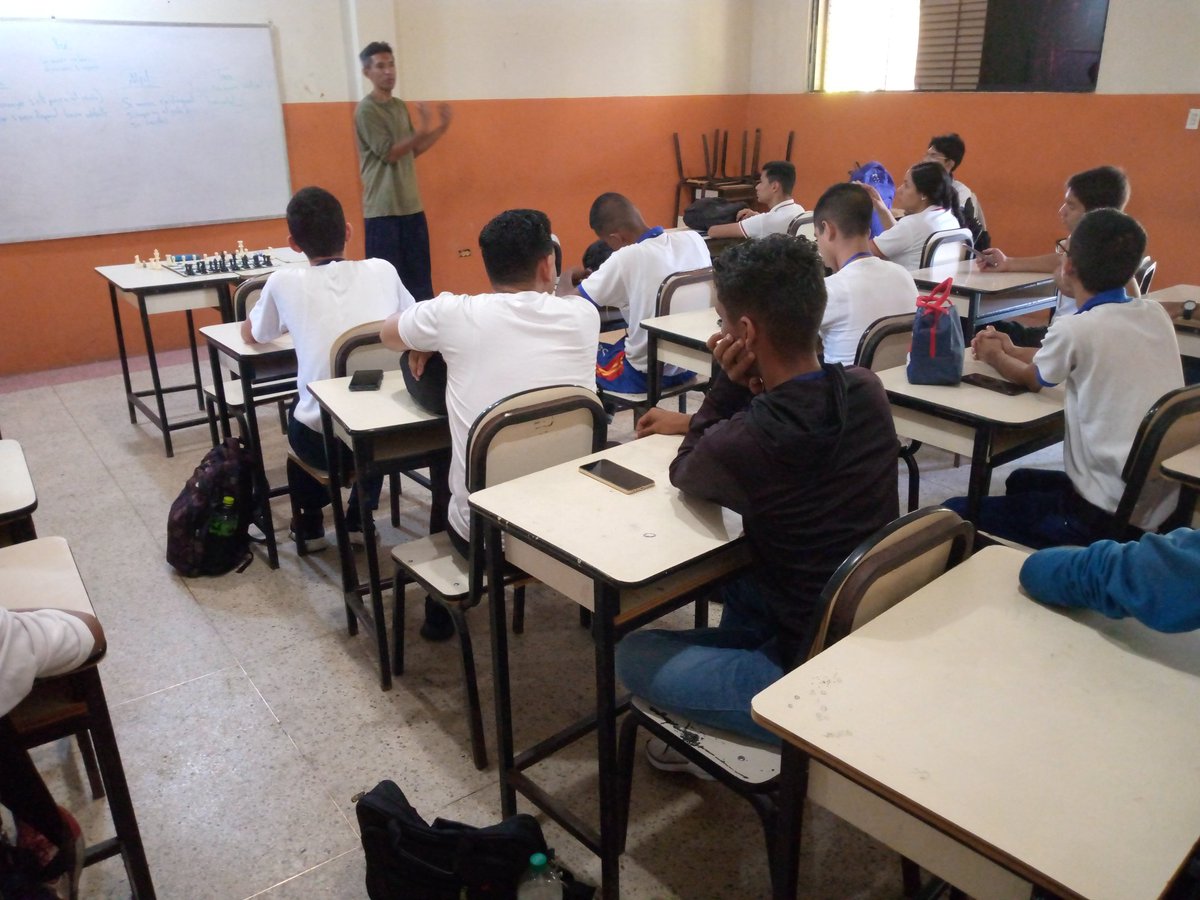 nucleoyaracuy's tweet photo. La UNEFA Núcleo Yaracuy realizó, Intervención Deportiva al Módulo de Actividad Física en la disciplina de Ajedrez en la Carrera de Ing. En Sistema del 6to semestre Cantida de participante : 14 estudiantes. https://t.co/1odiLoxZoM