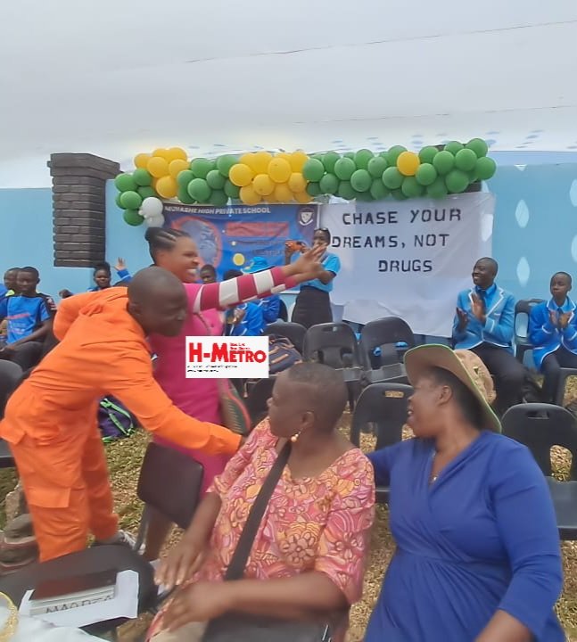 HMetro_'s tweet photo. Incarcerated Mai TT and Oscar Pambuka are on a joint anti-drugs campaign being led by the @ZPCS_PR at Munashe High School in Mutoko.

#hmetro https://t.co/bDM14VbNz5