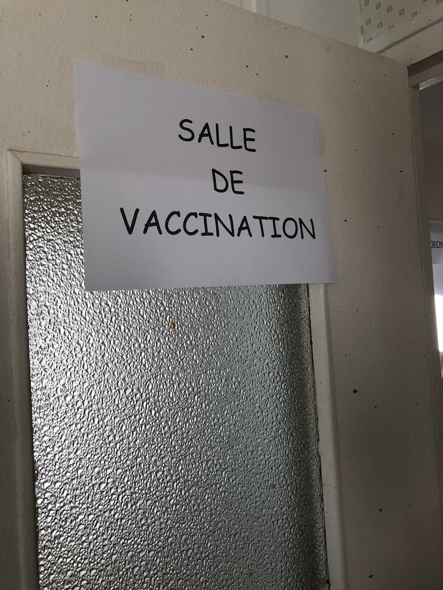 AnneAuffretL's tweet photo. La vaccination 💉au collège commence, proposée aux 6296 élèves de 5e des collèges 🏫de l’ECd’35. 4 équipes sur le terrain dont 3 dans des collèges privés : Combourg, Châteaubourg et Plélan-le-Grand.
Organisation 👍👍👍orchestrée par l’ARS et le CD35.
#EC35 #ARS #vaccination #CD35 https://t.co/8dSogLxCCw