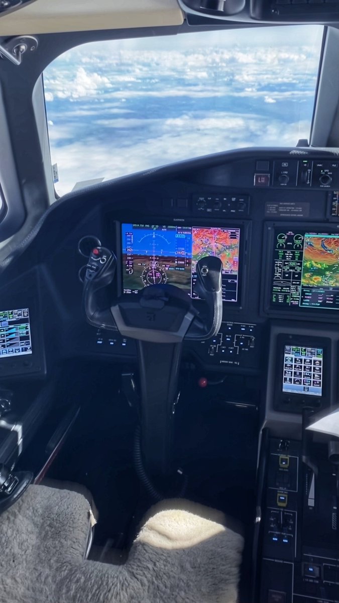 RateMyCRM's tweet photo. Back in the saddle tomorrow...
#viewfromtheflightdeck https://t.co/ptX7SzfAek