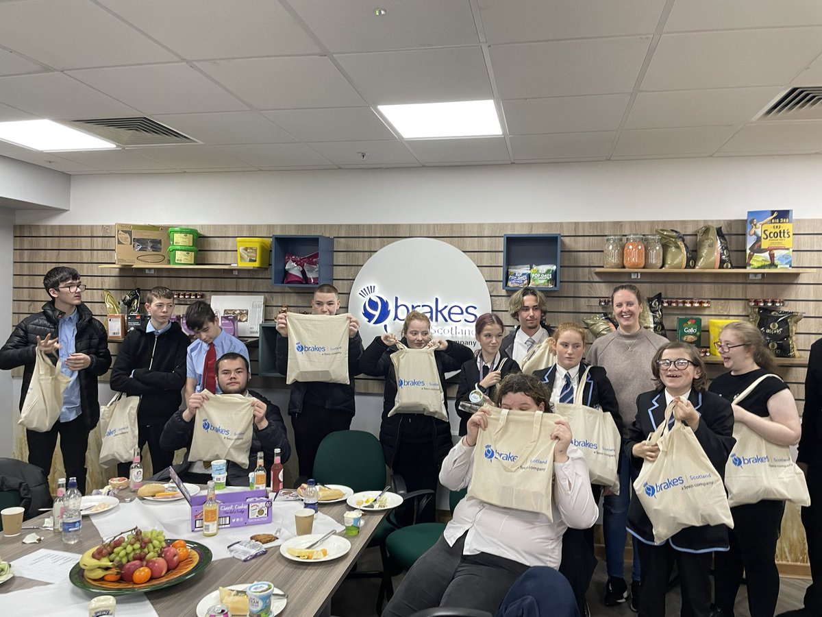 laulaulovescake's tweet photo. Another amazing day with @Brakes_Scotland for @Hub_Internation #foodschoolscotland crew. 

So much to see, learn &amp; taste in their huge state of the art depot. 
#chefsofthefuture https://t.co/7po3oVwkBX