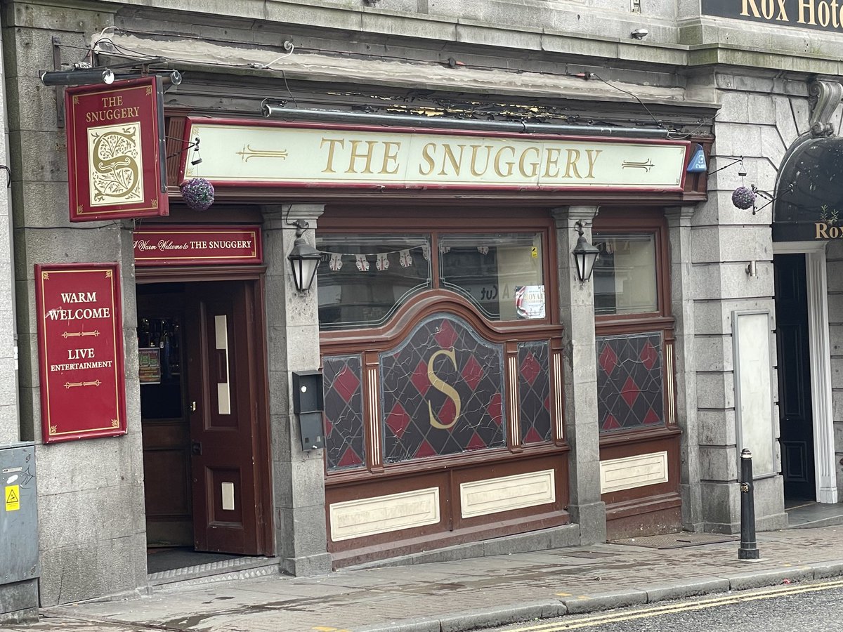 A pub (if that’s what it is), in Aberdeen, Scotland. Can anyone explain what a “Snuggery” is please? #mgwriter #WritingCommunity #kidlit #Scotland #Aberdeen #ukpubs