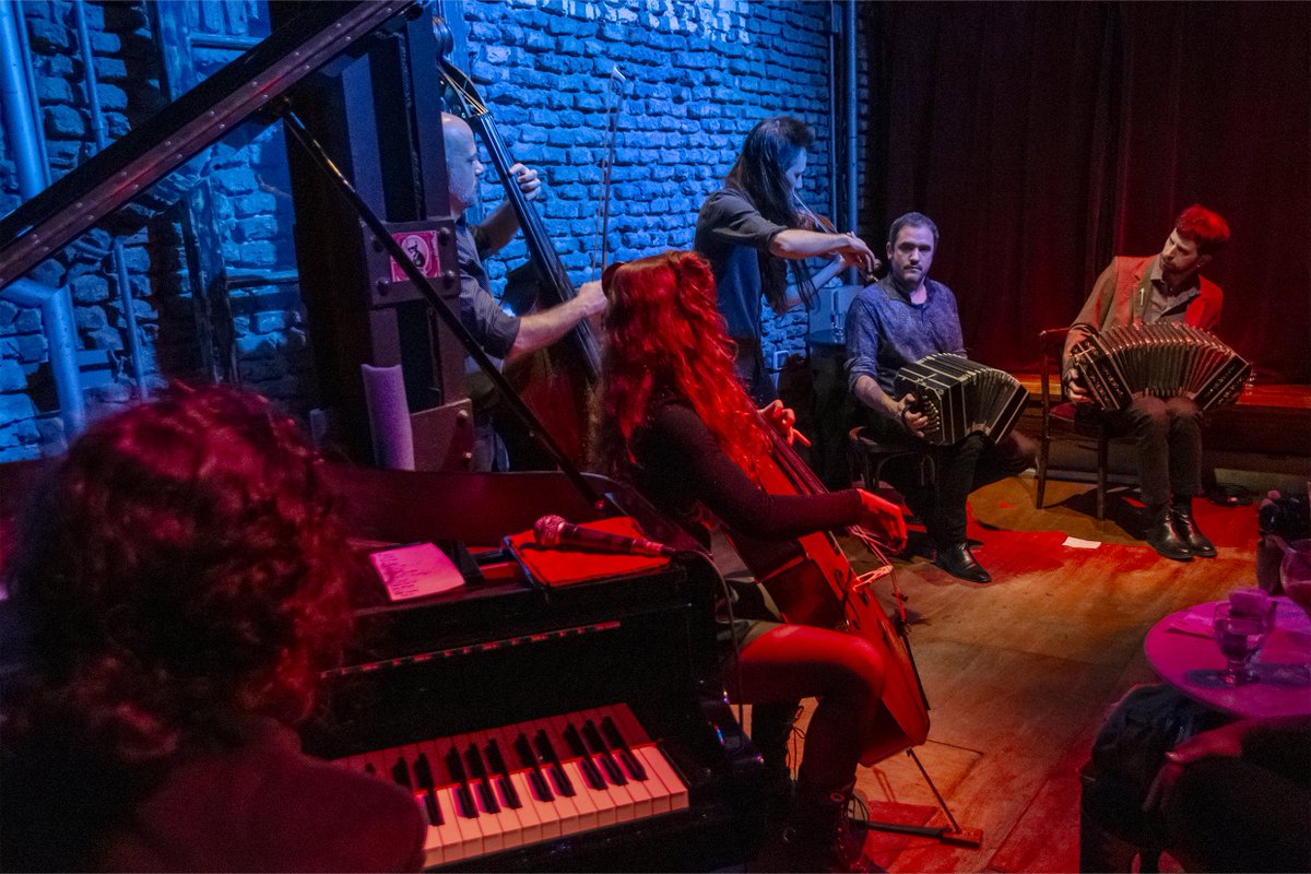 Mañana, martes 10 de octubre, volvemos a encontrarnos en Pista Urbana para presentar nuestro nuevo disco, "Noche random".
Chacabuco 874, San Telmo.
Anticipadas con descuento en tinyurl.com/martesdeastill…