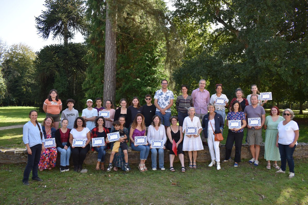 LorientAgglo's tweet photo. 🦋 Défi familles pour la #biodiversité | 2e édition
🌱 Réunion de clôture du défi
📍 Samedi 7 octobre au Domaine du Lain à #Gestel
👨👨👧👦 Au programme: bilan, échanges & remise de diplômes
🙌 Un grand bravo à toutes les familles ! https://t.co/R24pUdNz7v