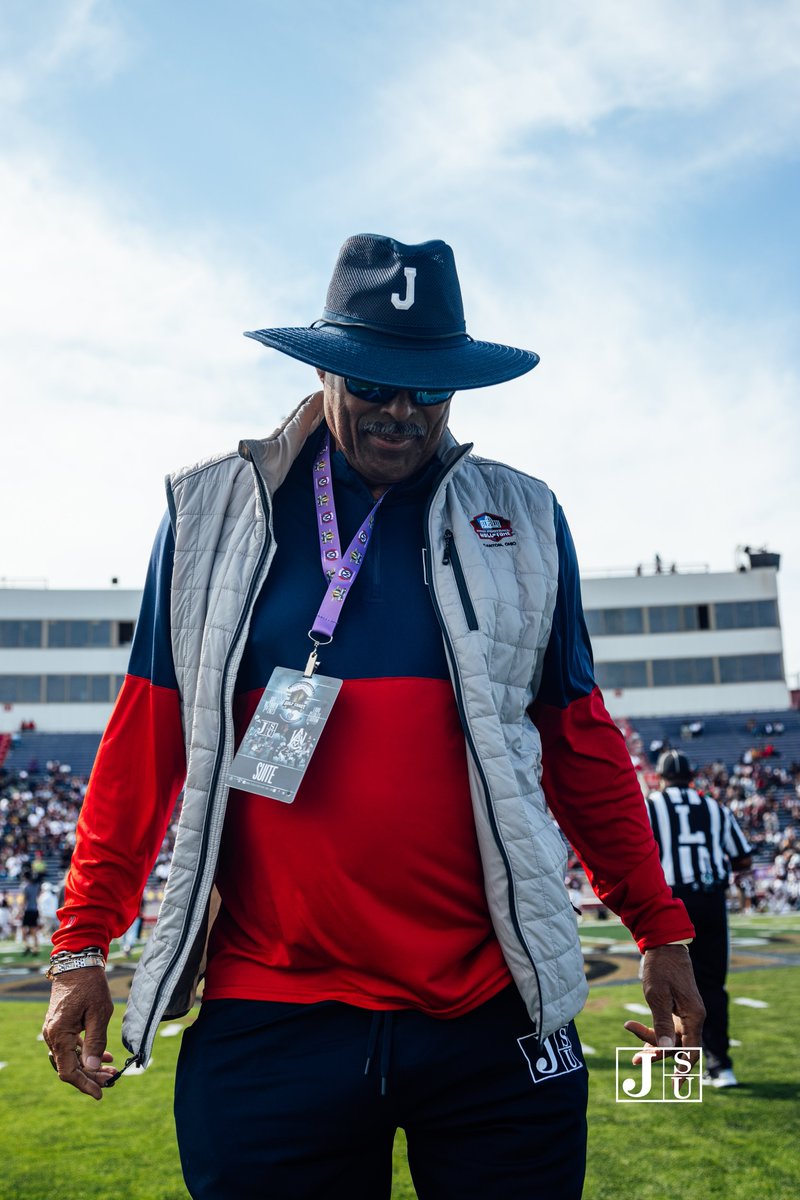 gojsutigersfb's tweet photo. Legend 🐐

#GuardTheeYard #TheeILove https://t.co/izy2IkDX8O