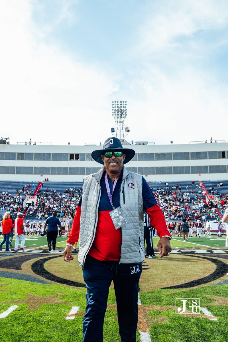 gojsutigersfb's tweet photo. Legend 🐐

#GuardTheeYard #TheeILove https://t.co/izy2IkDX8O