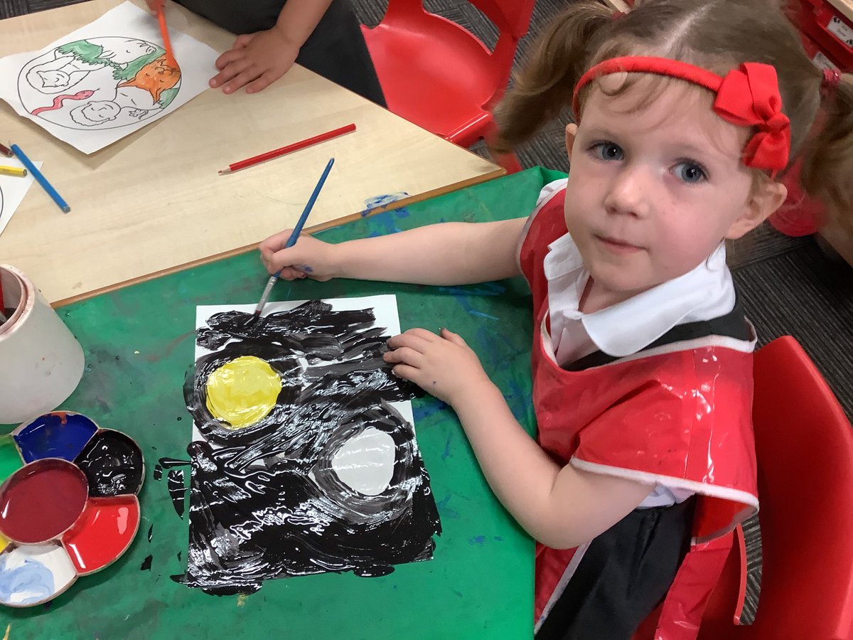 StPhilipsRB's tweet photo. Today we have been representing the story of Creation. We traced pictures, used pastels and mixed paints to create our own colours. #teamstphilips @StPhilipCEAP https://t.co/Hz1m4DeAbE