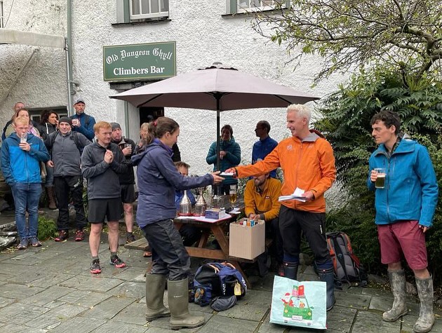 The Langdale Horseshoe Fell Race 2023. Well done to winners Tom Simpson and Louise Mitchell! A special mention to our outgoing RO Dan Duxbury who, after 7 years, is handing over the reigns, and a massive thanks to our marshals for braving the poor weather 🌧️ See you next year!