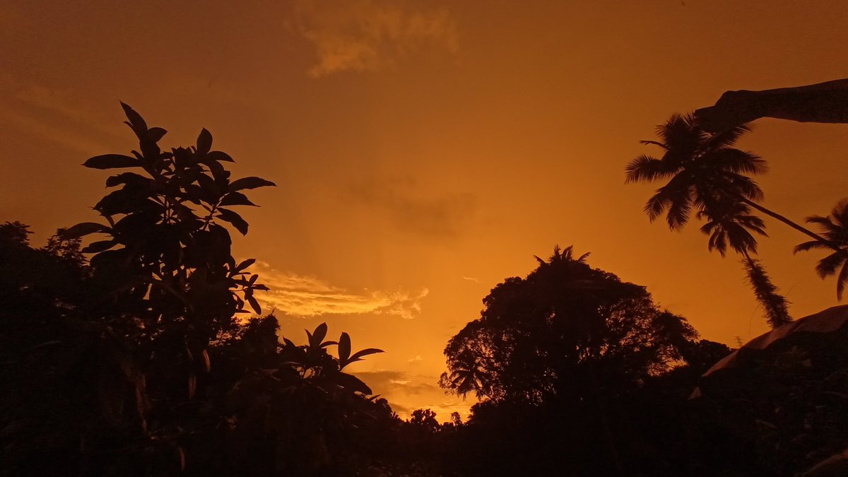 lost_watch's tweet photo. Colors..
#sunset https://t.co/Zb6QMUs3vp