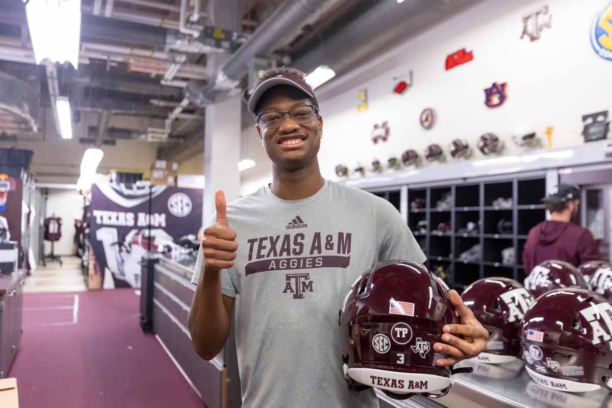 Happy Birthday, <a href="/acprice_23/">Alex Price</a>! 🎂

#GigEm